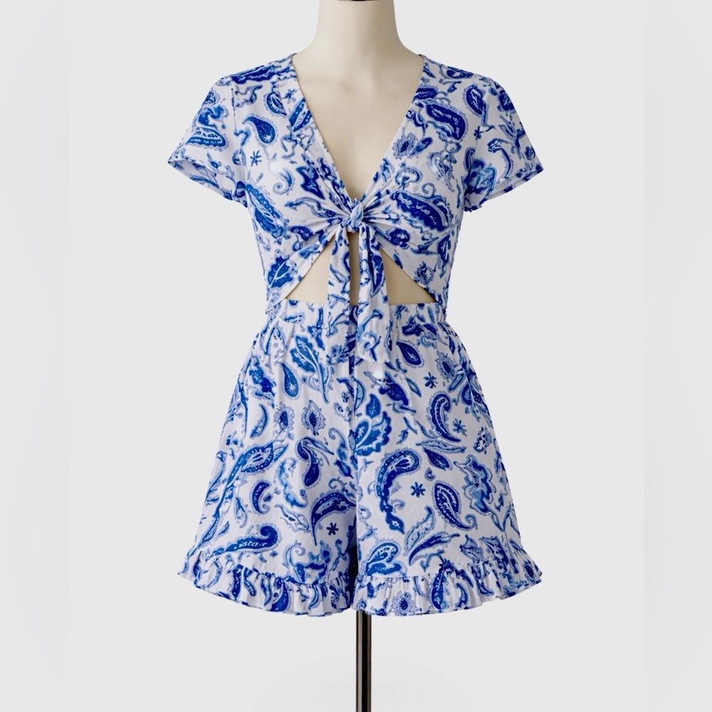 SHOW ME YOUR MUMU Riviera Tie Front Blue White Paisley Romper Medium💛 - Picture 4 of 10